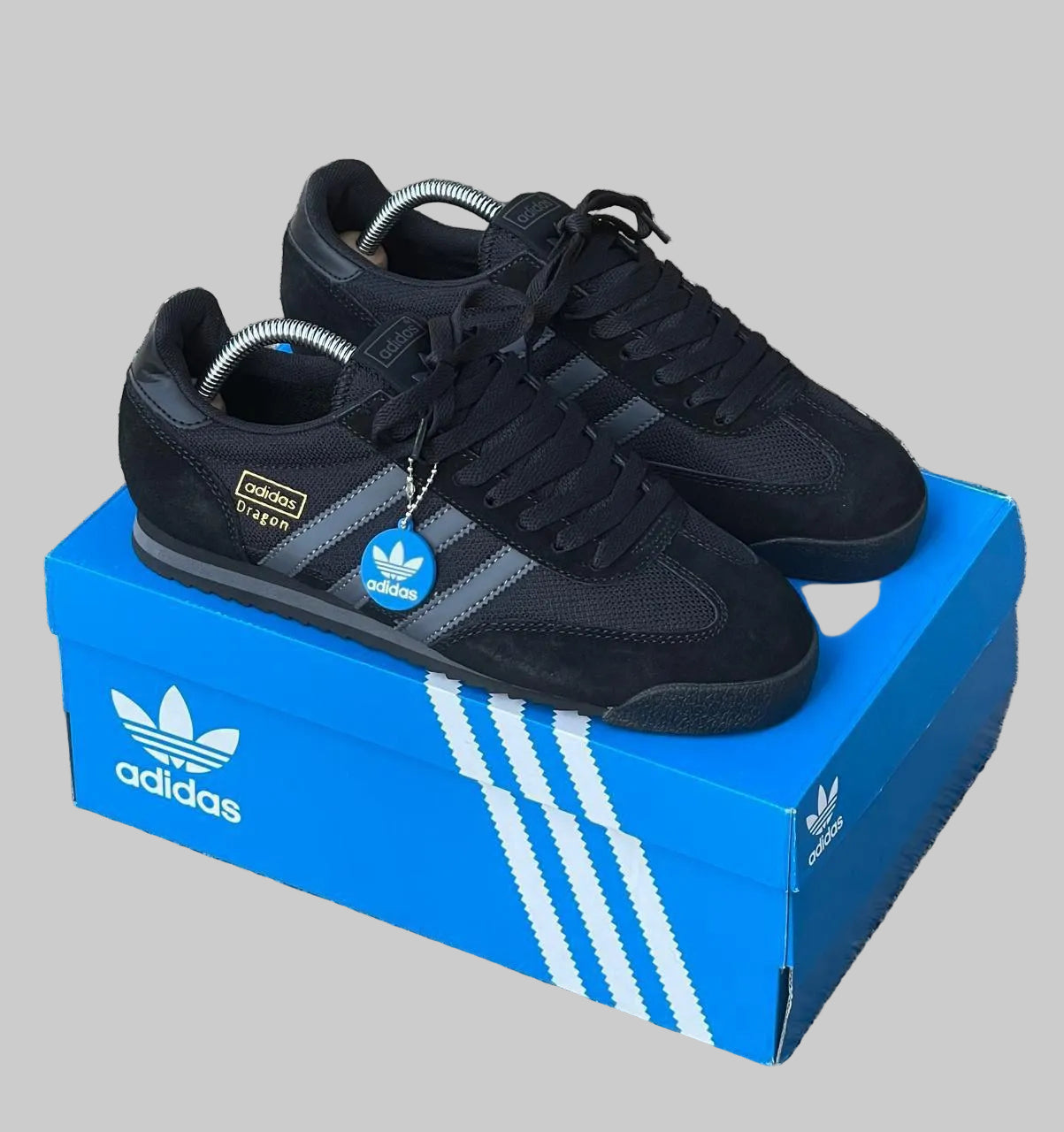 Adidas dragón caballero