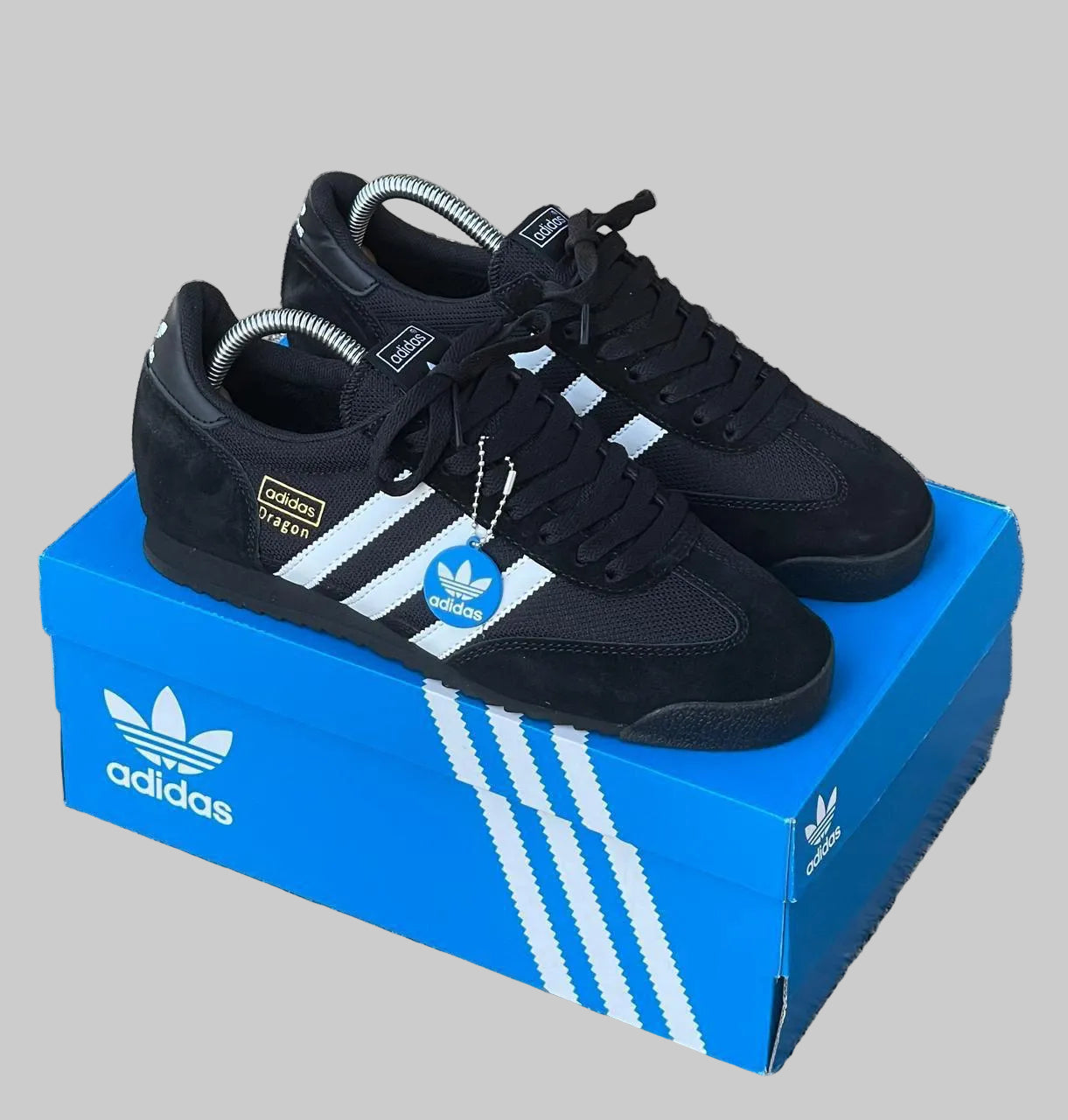 Adidas dragón caballero